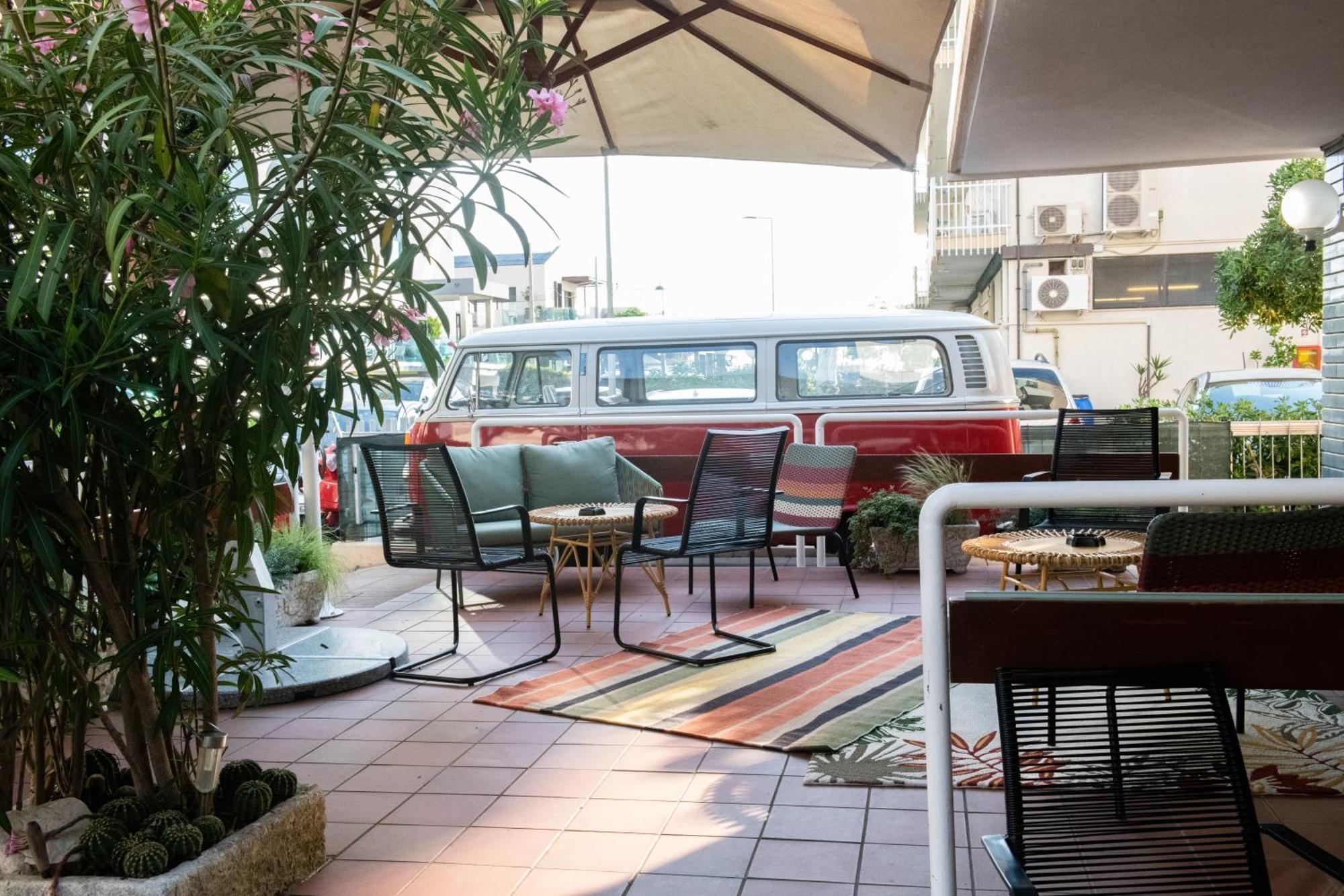 Hotel Mirabella Риччоне Экстерьер фото
