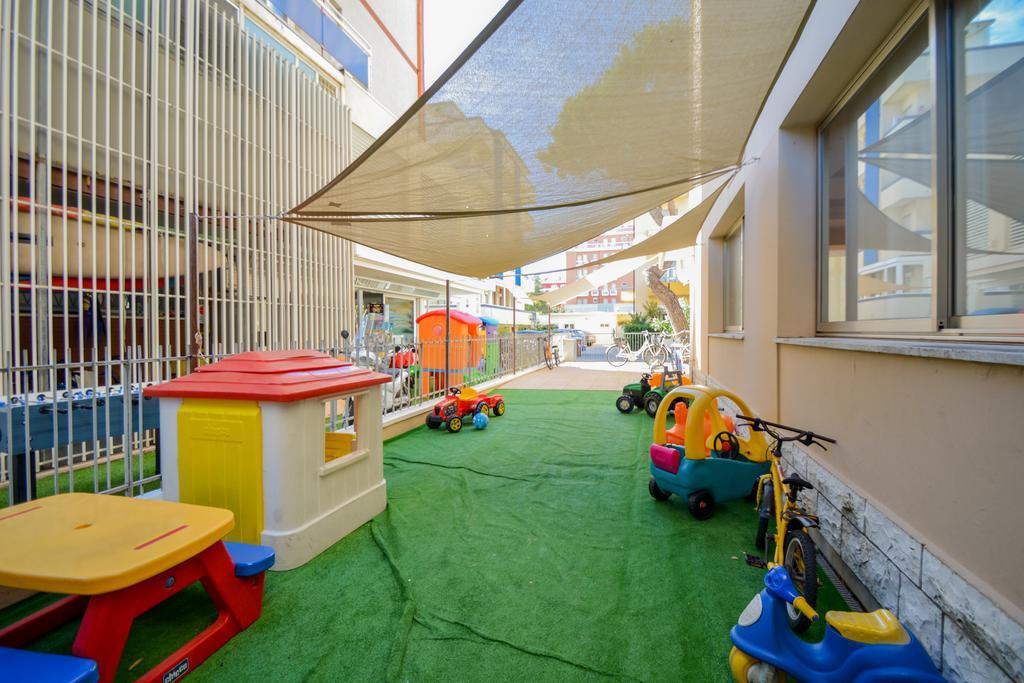 Hotel Mirabella Риччоне Экстерьер фото