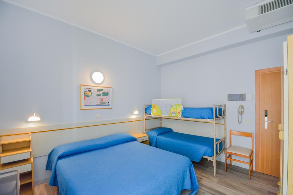 Hotel Mirabella Риччоне Экстерьер фото