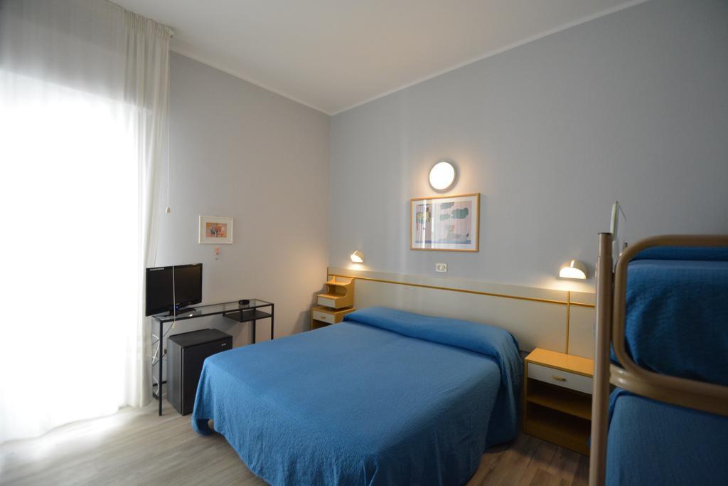 Hotel Mirabella Риччоне Экстерьер фото