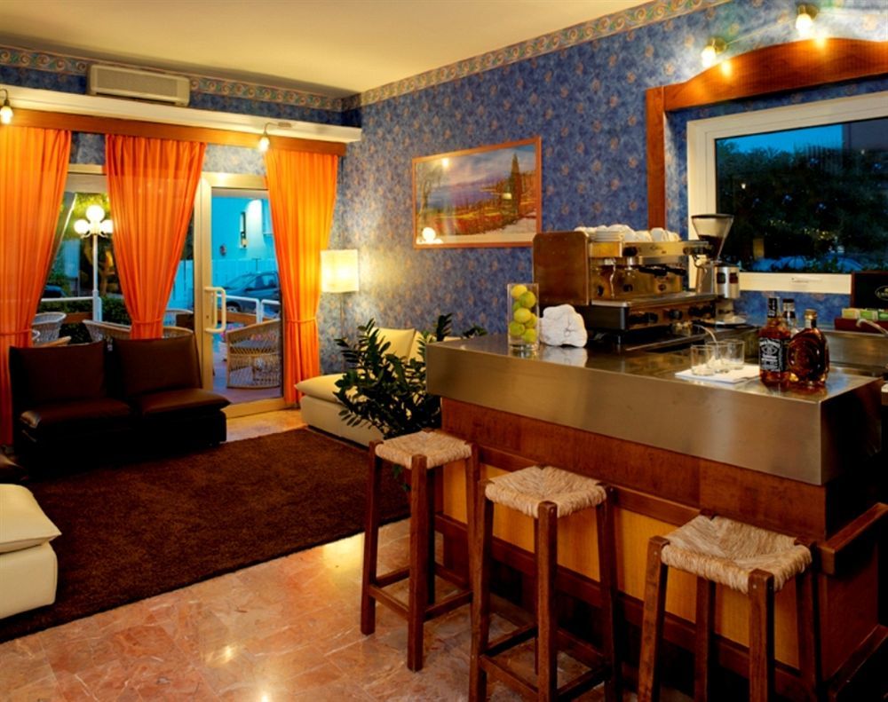 Hotel Mirabella Риччоне Экстерьер фото